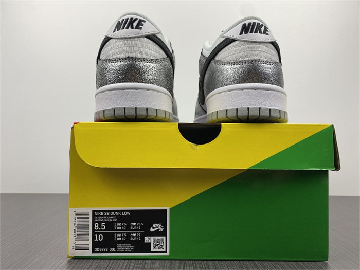 nike dunk low G01den gals metallic silver do5882-001