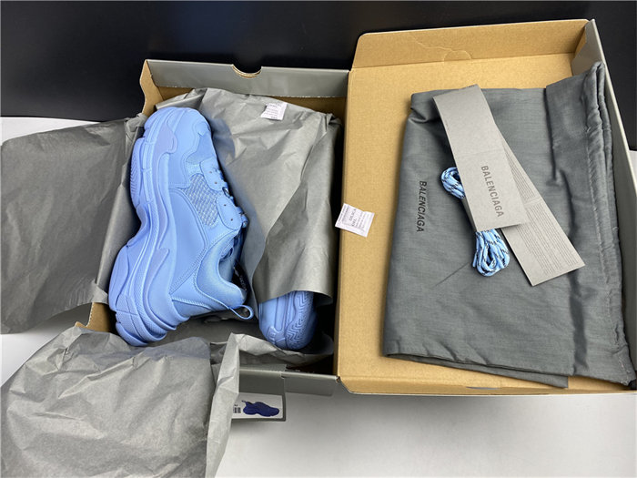 BLCG Triple S Light Blue  524039 W2FW1 4800