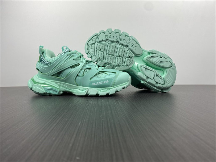 BLCG Track Recycled Green  542436 W3FE3 3000
