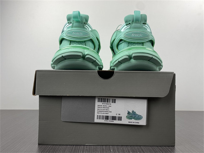 BLCG Track Recycled Green  542436 W3FE3 3000