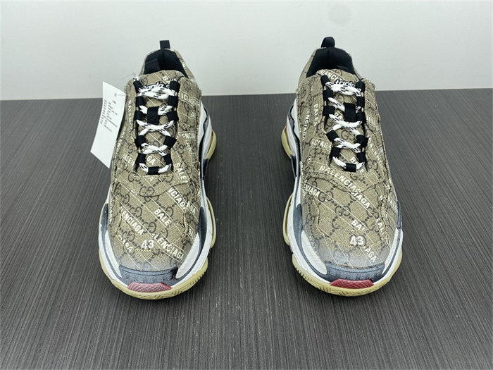 Gocci x BLCG The Hacker Project Triple S Beige 681066 ULZ10 9795