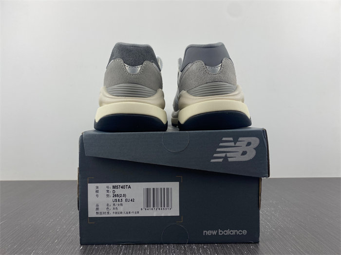 new Ba1an*e 57/40 grey day m5740ta