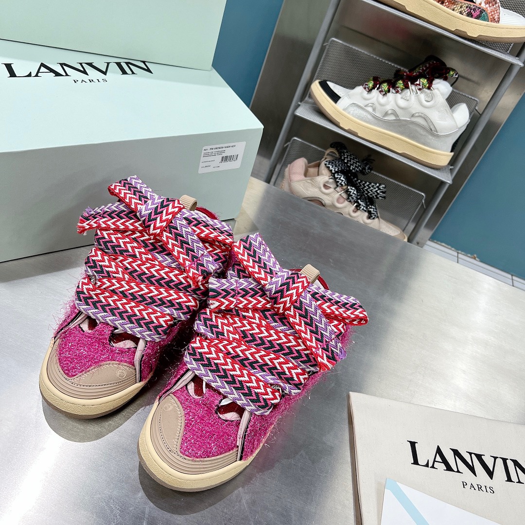 Lanvon Leather Curb 1