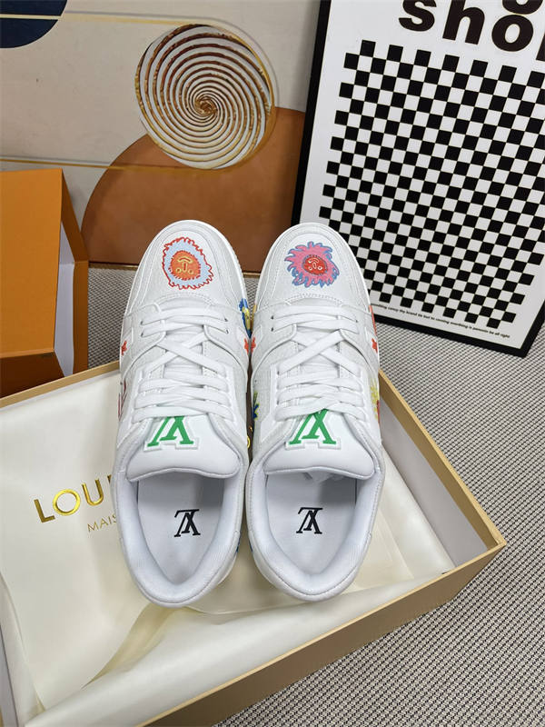 LV054