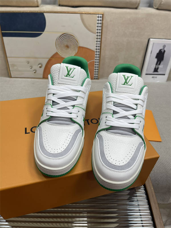 LV063