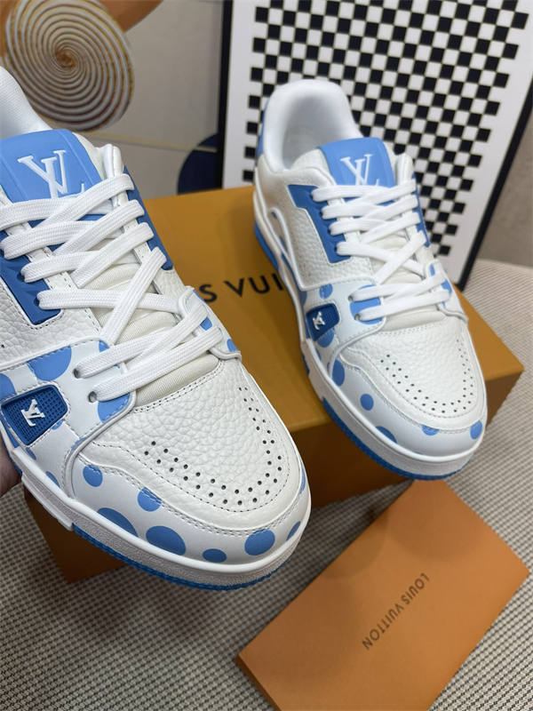 LV073