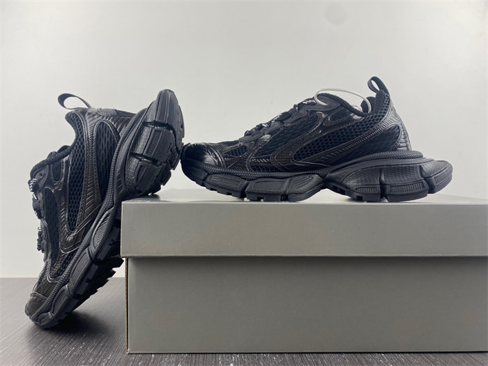 ba*len*cia*ga -phanT0m sneaker