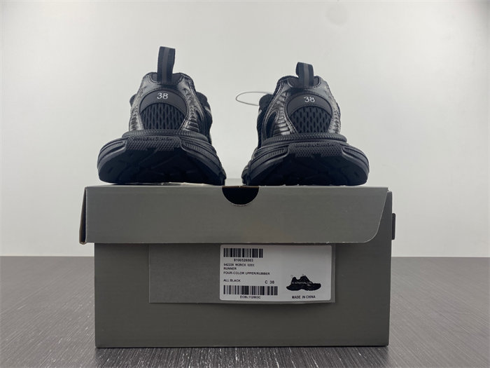 ba*len*cia*ga -phanT0m sneaker