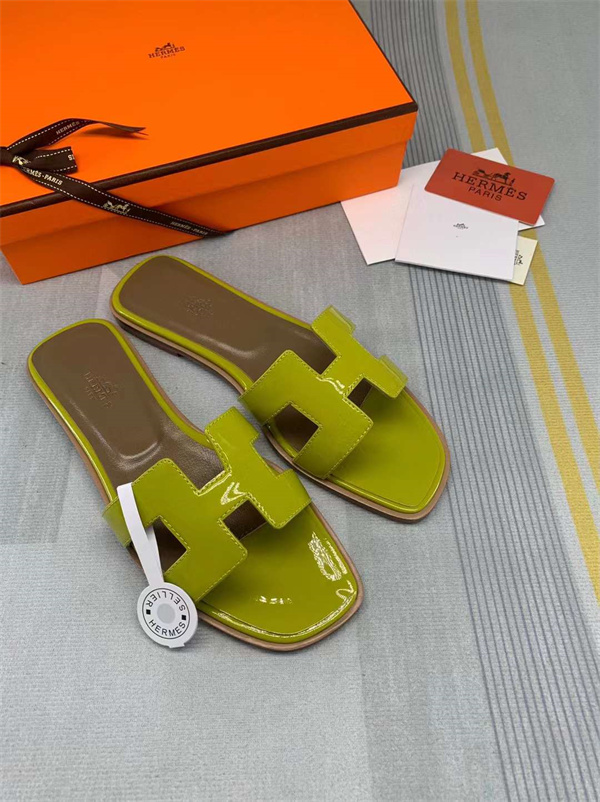 H Slipper