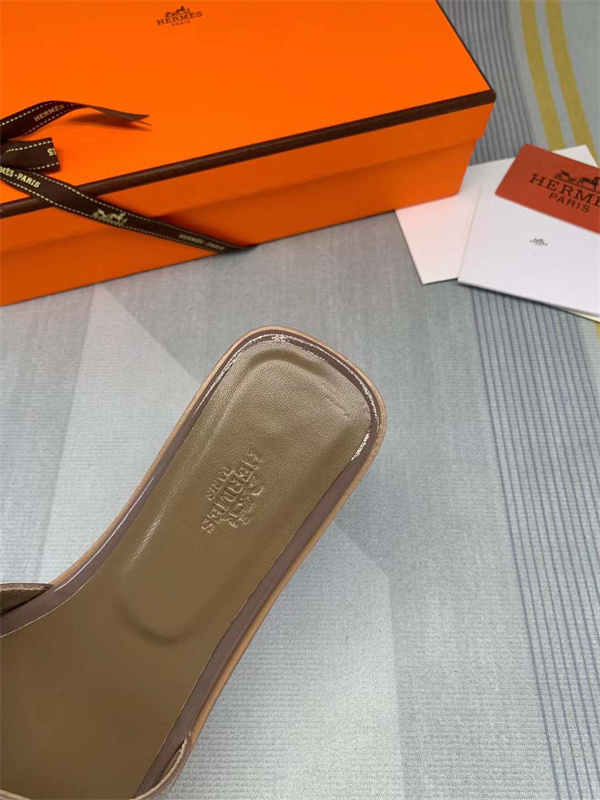 H Slipper