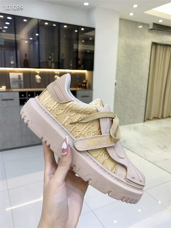 Dr Sneaker