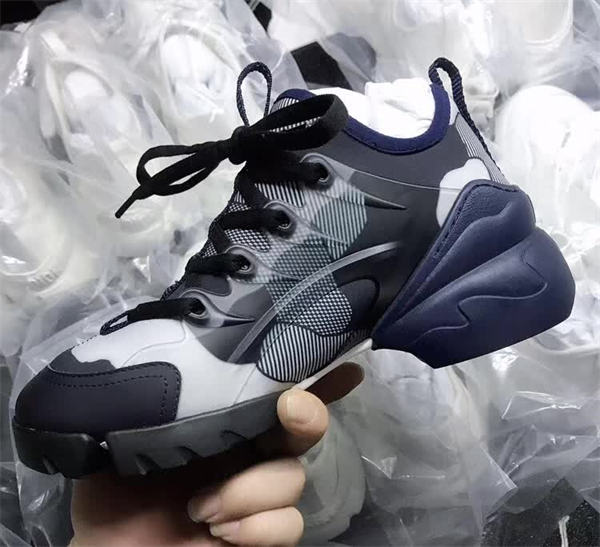 Dr Sneaker