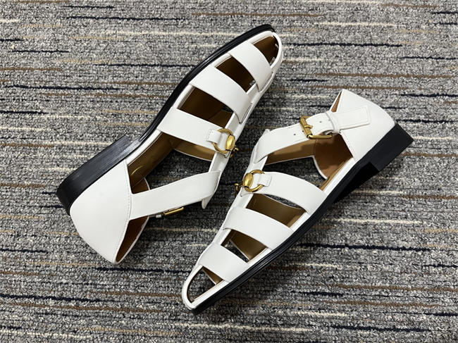 G*u*i sandals 9