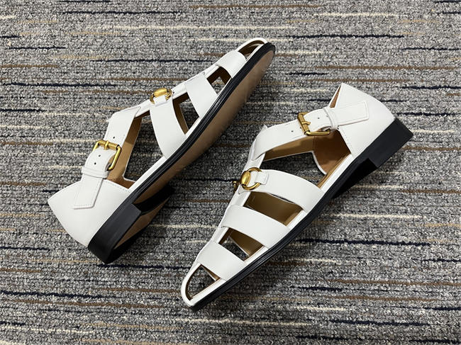 G*u*i sandals 9