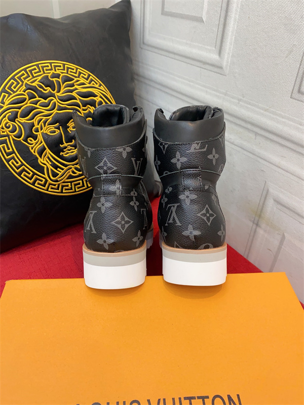 LV x Nike Sneaker