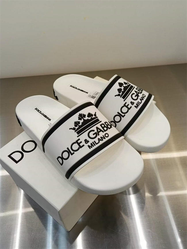 DG slipper 24