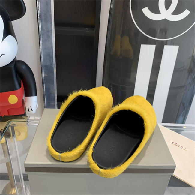 Ma*n1 slipper