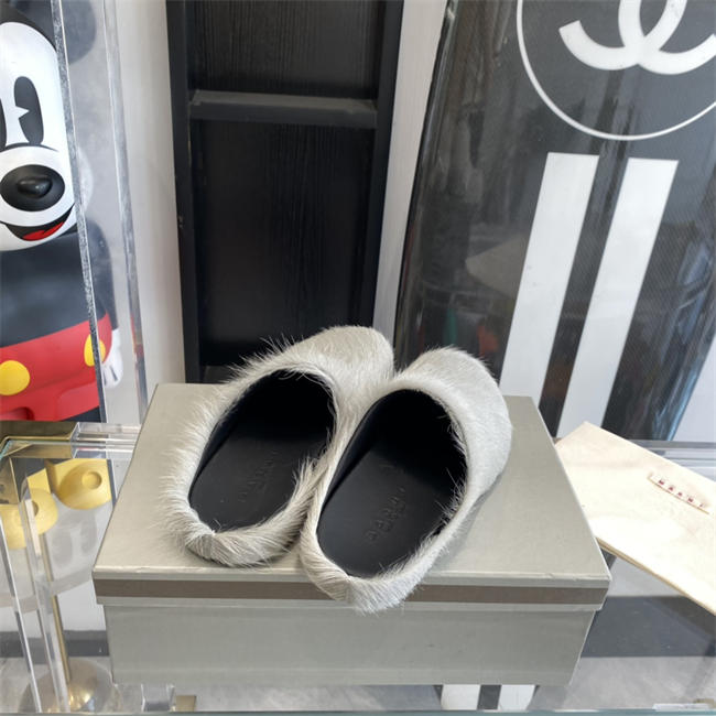 Ma*n1 slipper