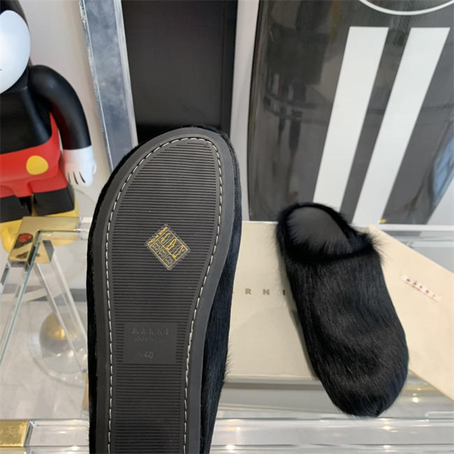 Ma*n1 slipper