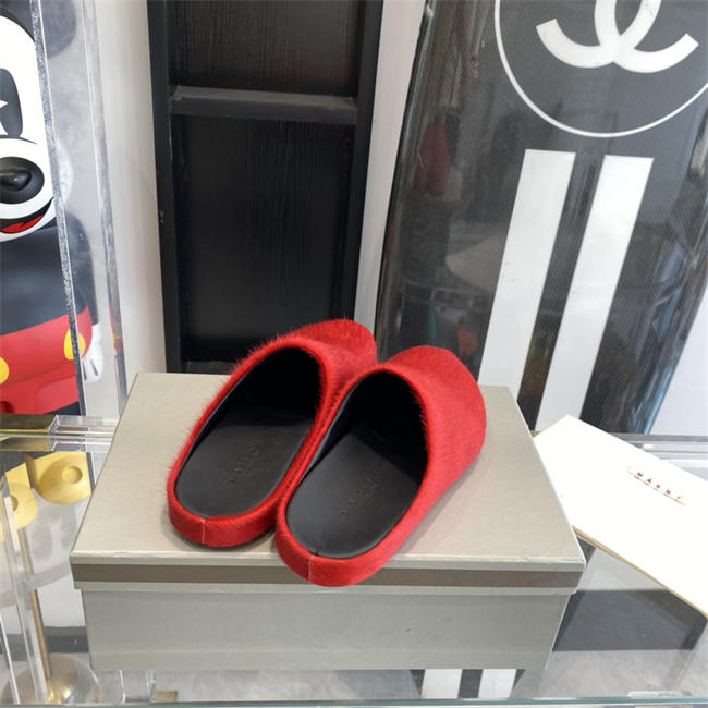 Ma*n1 slipper