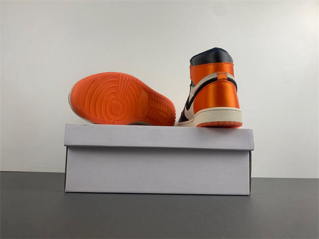 Jordan 1 Retro High OG Satin Shattered Backboard AV3725-010