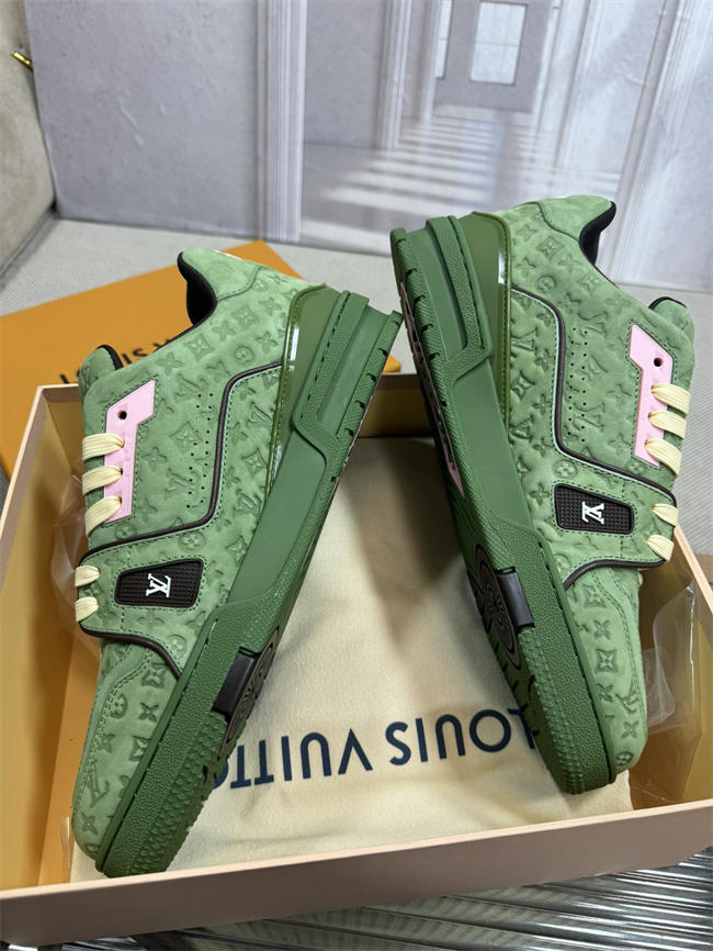 Lv Trainer Sneaker