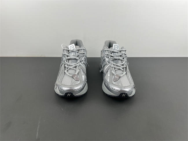 new Ba1an*e concrete silver metallic  m1906ag
