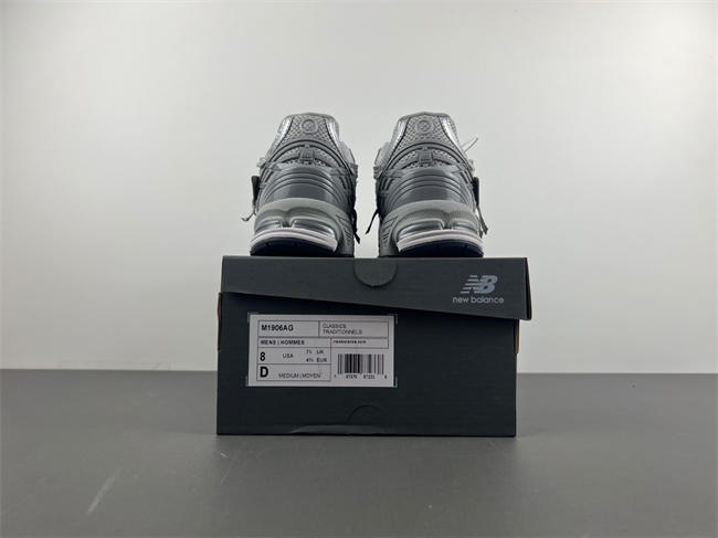 new Ba1an*e concrete silver metallic  m1906ag